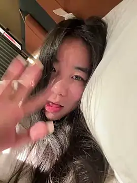 luluya1314 online show from March 13, 3:17 pm