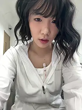 luluya1314 online show from April 14, 10:31 am