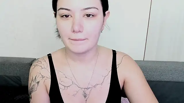 Snapshot of Dark_Moni chatting on July 6, 2:18 am Dark Moni online show from July 6, 2:18 am