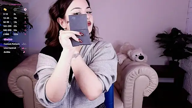 Dark Moni online show from February 25, 2:45 am