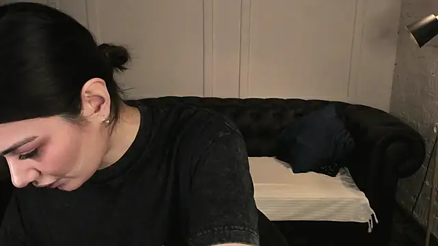 Dark Moni online show from March 6, 2:50 am