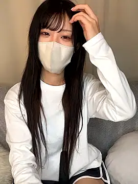 emiiiii1001 online show from December 17, 4:06 am