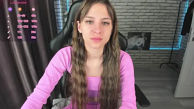 Snapshot of lasly_moon chatting on October 12, 12:12 am lasly moon online show from October 12, 12:12 am