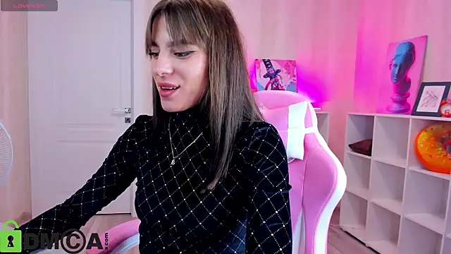 Snapshot of lasly_moon chatting on December 21, 12:46 am lasly moon online show from December 21, 12:46 am