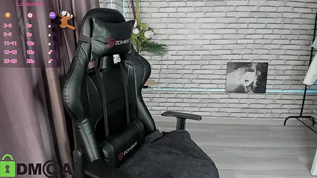 Snapshot of lasly_moon chatting on October 6, 1:07 am lasly moon online show from October 6, 1:07 am