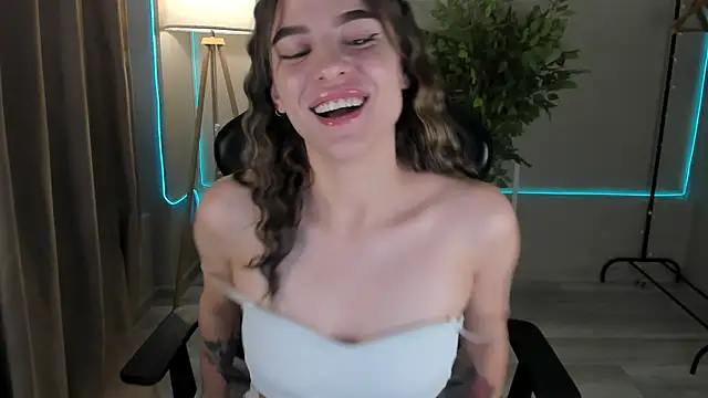 lasly moon online show from April 11, 12:07 am