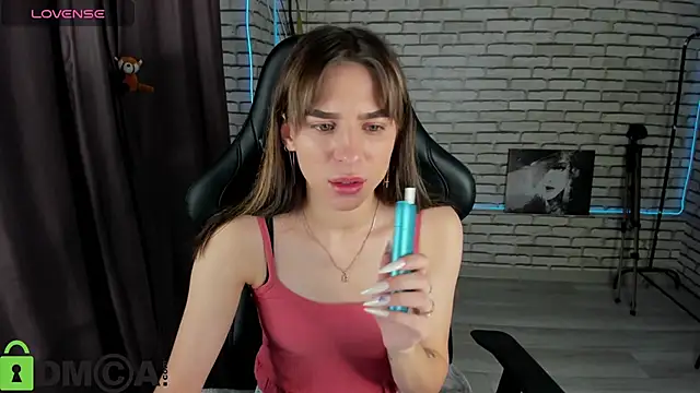 Snapshot of lasly_moon chatting on December 18, 12:38 am lasly moon online show from December 18, 12:38 am