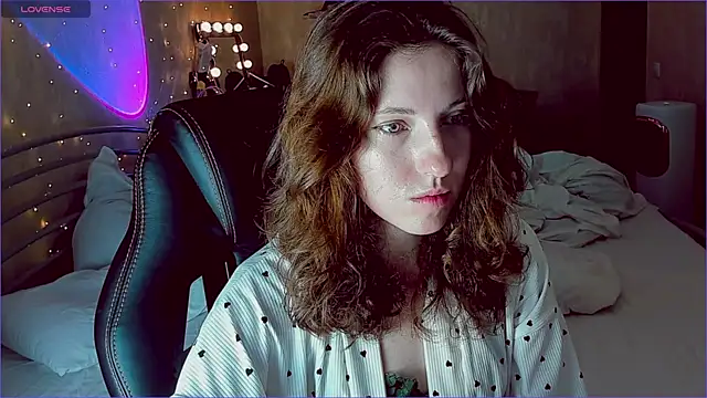 Agata in Wonderland online show from September 9, 4:16 pm