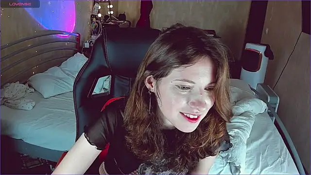 Agata in Wonderland online show from September 14, 9:37 pm