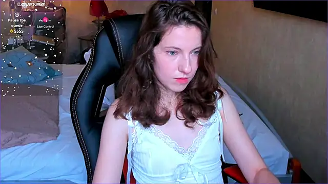 Agata in Wonderland online show from November 6, 11:14 am