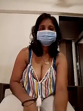 Love Foreverr12 online show from October 31, 7:05 am