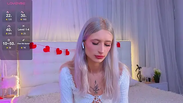 Monica Leen online show from February 19, 6:21 am