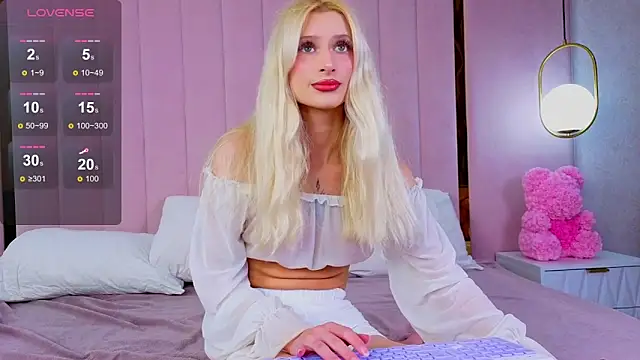 Monica Leen online show from October 10, 6:25 am