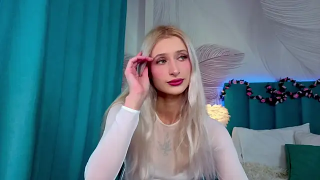 Monica Leen online show from November 22, 6:34 am