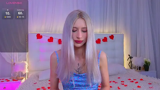 Monica Leen online show from February 14, 6:24 am