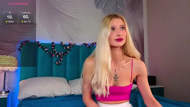 Monica Leen online show from December 16, 6:39 am