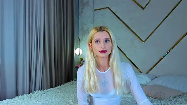 Monica Leen online show from October 28, 8:24 am