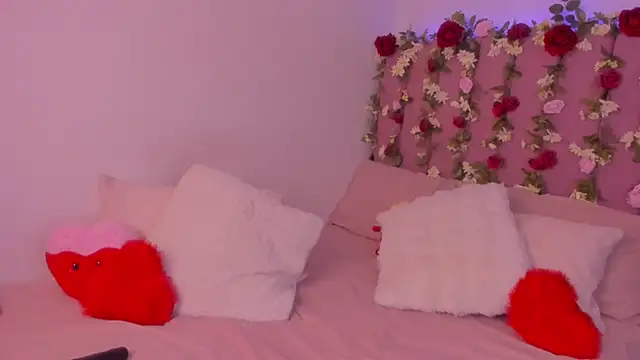 MiaWonderfull online show from February 22, 4:59 am