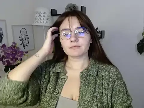 Julie Diamond online show from October 8, 12:39 pm