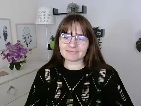 Julie Diamond online show from October 15, 1:19 pm