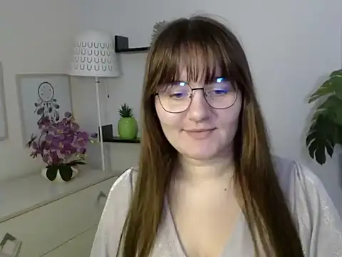 Snapshot of Julie_Diamond chatting on November 18, 2:42 pm Julie Diamond online show from November 18, 2:42 pm