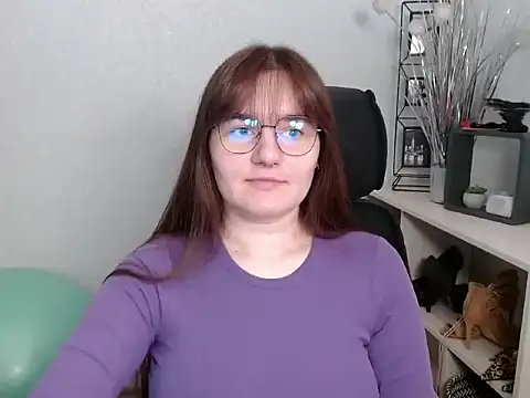 Snapshot of Julie_Diamond chatting on November 14, 1:37 pm Julie Diamond online show from November 14, 1:37 pm