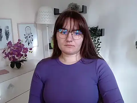 Julie Diamond online show from October 10, 12:28 pm