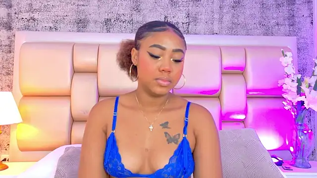 AngelaRoberts online show from March 30, 8:43 pm