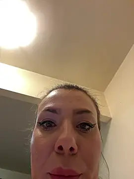 emmasweett11 online show from March 1, 5:57 pm