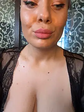 Snapshot of emmasweett11 chatting on September 28, 10:44 am emmasweett11 online show from September 28, 10:44 am