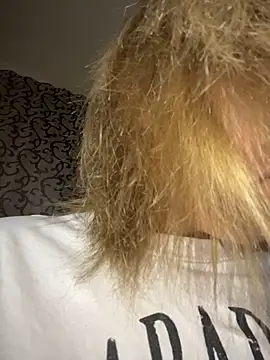 emmasweett11 online show from April 11, 1:59 pm