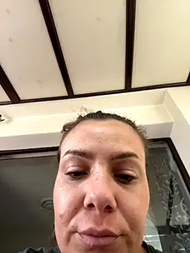 Snapshot of emmasweett11 chatting on September 10, 10:47 am emmasweett11 online show from September 10, 10:47 am