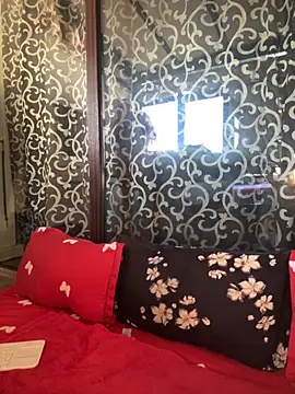 Snapshot of emmasweett11 chatting on October 21, 11:09 am emmasweett11 online show from October 21, 11:09 am