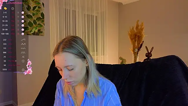 Snapshot of NyxaThorn chatting on November 22, 2:38 pm NyxaThorn online show from November 22, 2:38 pm