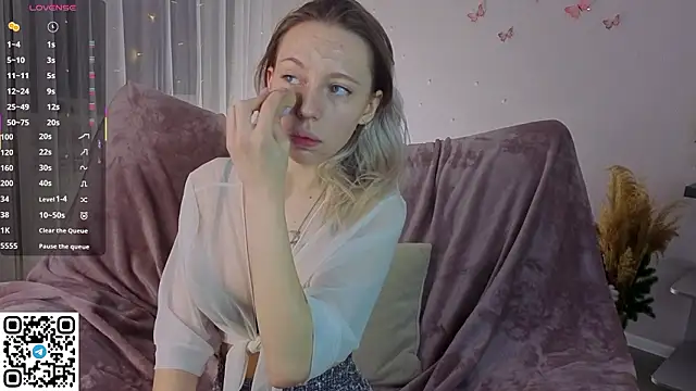 NyxaThorn online show from February 9, 4:05 pm