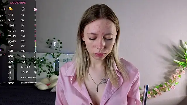 NyxaThorn online show from March 29, 3:13 pm