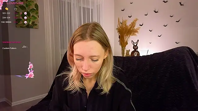 Snapshot of NyxaThorn chatting on November 6, 4:33 pm NyxaThorn online show from November 6, 4:33 pm