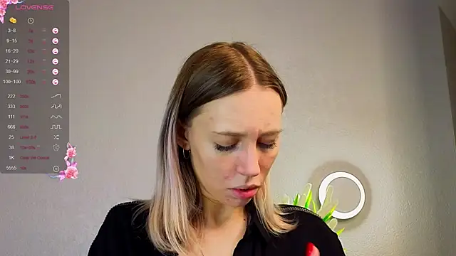 Snapshot of NyxaThorn chatting on November 24, 2:50 pm NyxaThorn online show from November 24, 2:50 pm