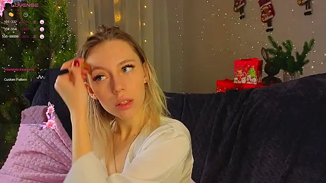 NyxaThorn online show from December 21, 2:41 pm