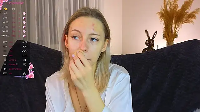 Snapshot of NyxaThorn chatting on November 10, 2:33 pm NyxaThorn online show from November 10, 2:33 pm