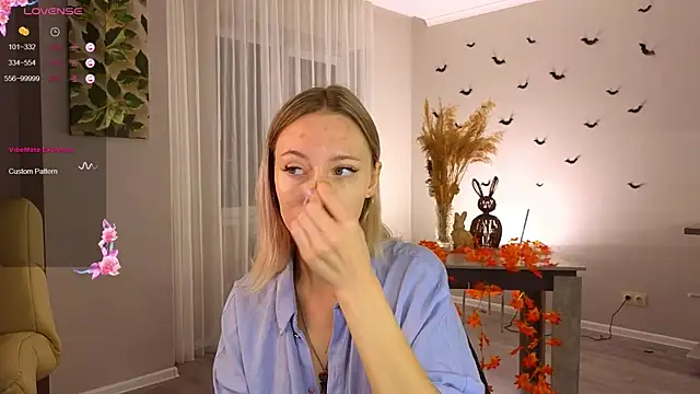 Snapshot of NyxaThorn chatting on November 1, 2:33 pm NyxaThorn online show from November 1, 2:33 pm