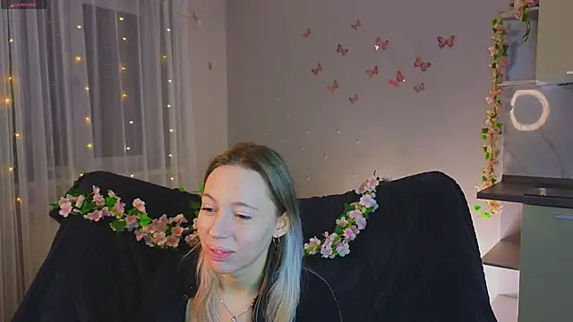 NyxaThorn online show from January 19, 2:54 pm