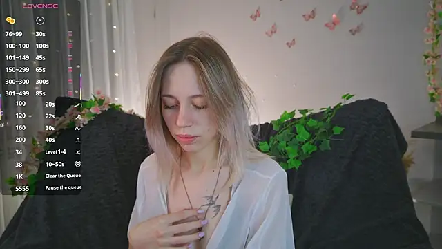 NyxaThorn online show from February 2, 4:50 pm