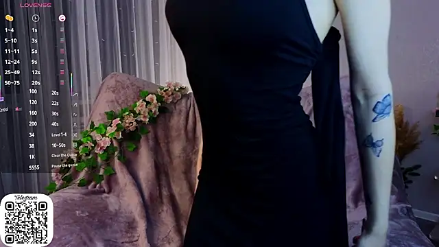 NyxaThorn online show from March 14, 5:30 pm