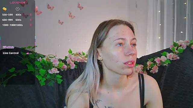 NyxaThorn online show from February 3, 3:28 pm