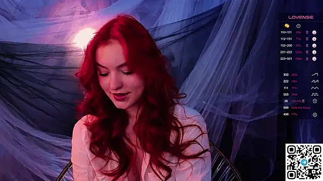 Snapshot of GildedKitten chatting on December 16, 6:12 pm GildedKitten online show from December 16, 6:12 pm