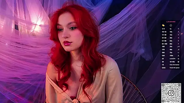 Snapshot of GildedKitten chatting on January 6, 6:23 pm GildedKitten online show from January 6, 6:23 pm