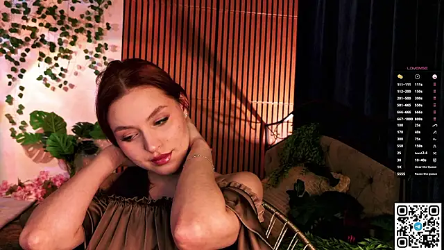 Snapshot of GildedKitten chatting on March 1, 8:09 pm GildedKitten online show from March 1, 8:09 pm