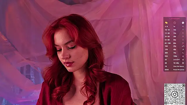 Snapshot of GildedKitten chatting on February 15, 8:08 pm GildedKitten online show from February 15, 8:08 pm