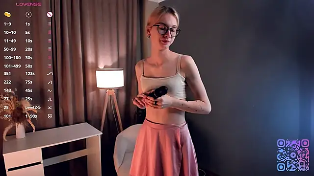 SharylSmalt online show from October 7, 1:06 am